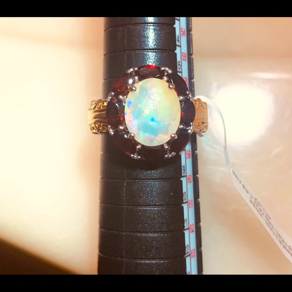 🌹NWT! Incredible Gems En Vogue Opal & Garnet Ring - Picture 4 of 16